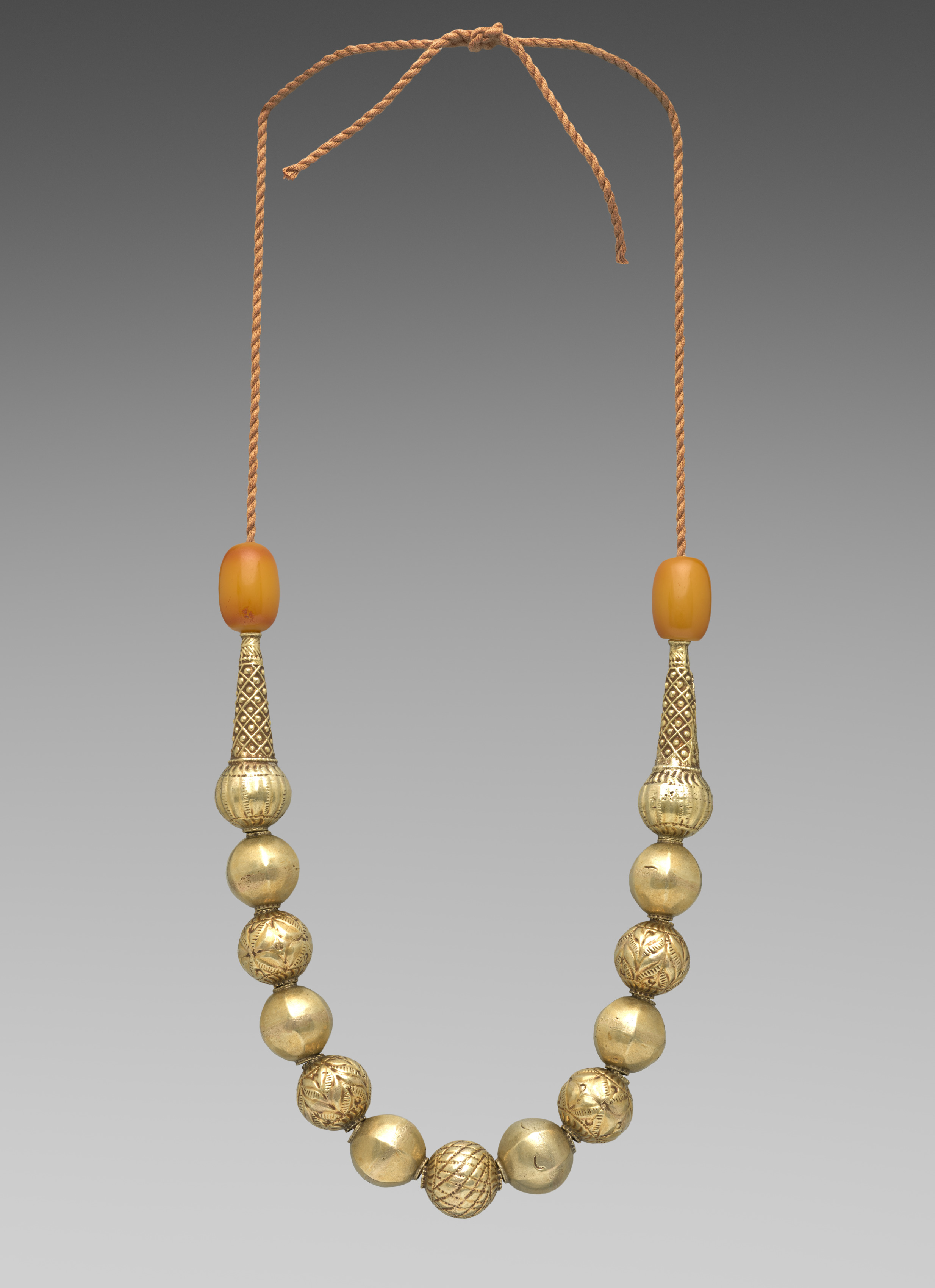 Necklace (muriya or murriyya)